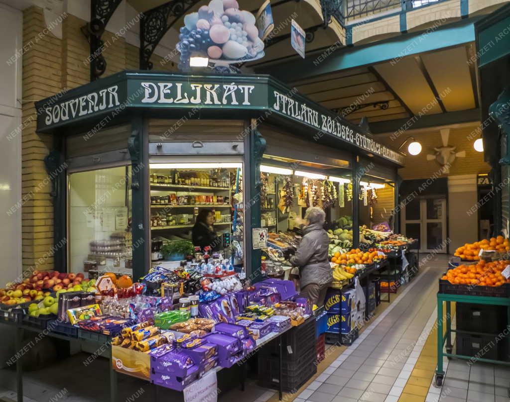 Kereskedelem - Budapest - Hold utcai Vásárcsarnok