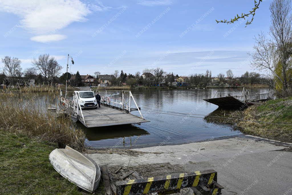 Közlekedés - Budapest - D14-es kompjárat