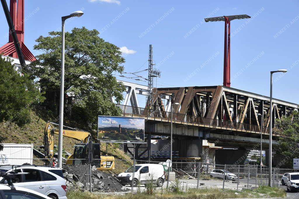 Közlekedés - Budapest - Összekötő vasúti híd