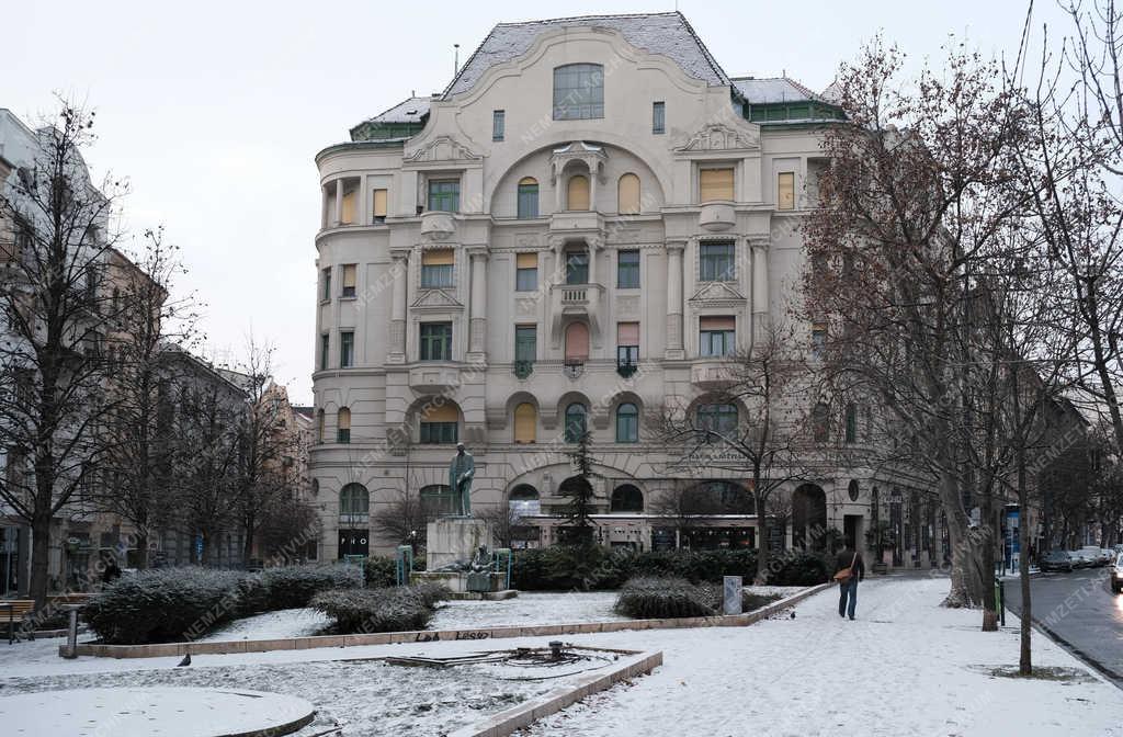 Időjárás - Budapest - Behavazott Gárdonyi tér