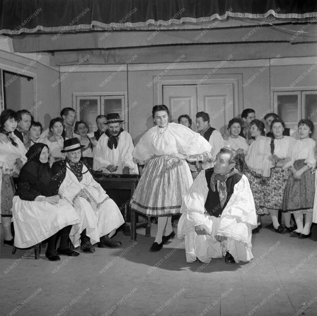 Kultúra - Folklór - A vajszlói művészegyüttes próbája