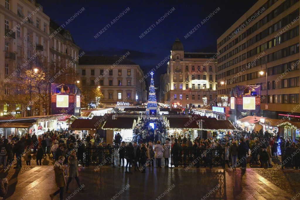 Városkép - Ünnep - Budapest  - Adventi Ünnep a Bazilikánál