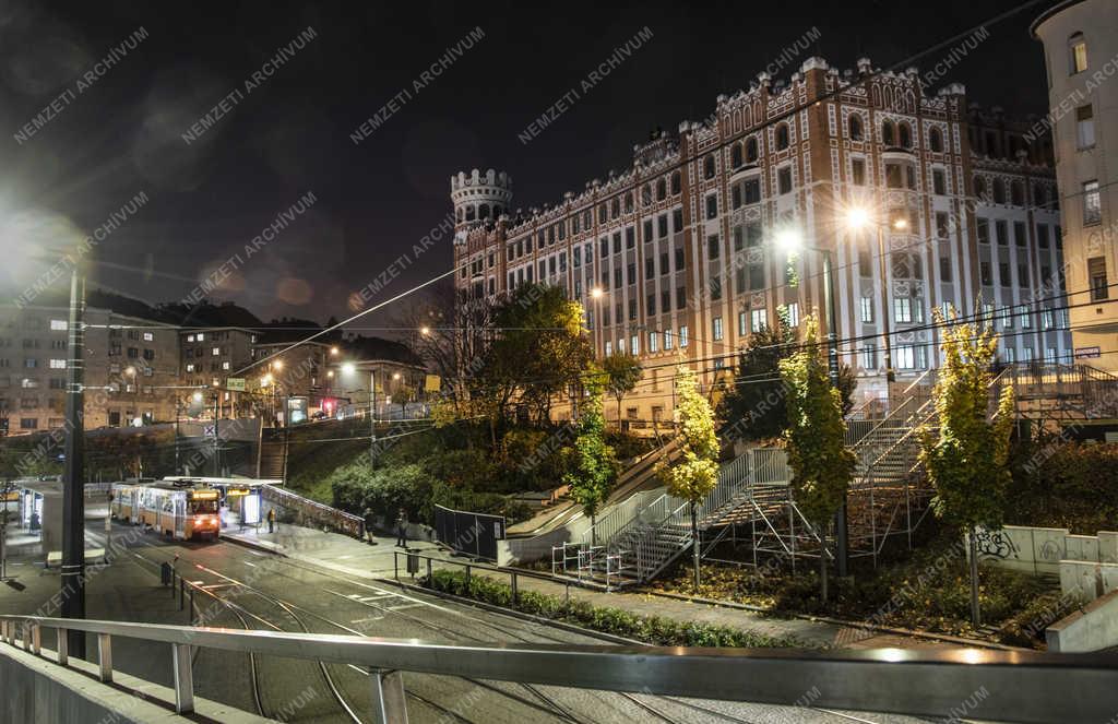 Városkép - Budapest - A Széll Kálmán tér este