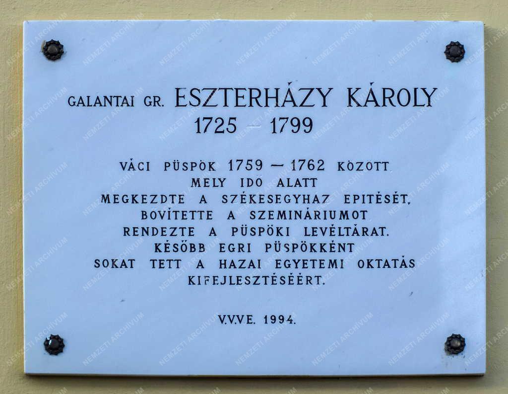 Emléktábla - Vác - Eszterházy Károly emléktáblája