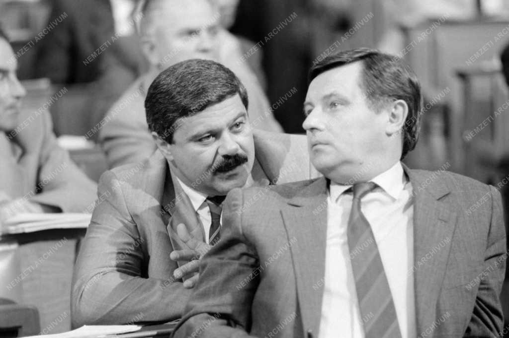 Belpolitika - Országgyűlés
