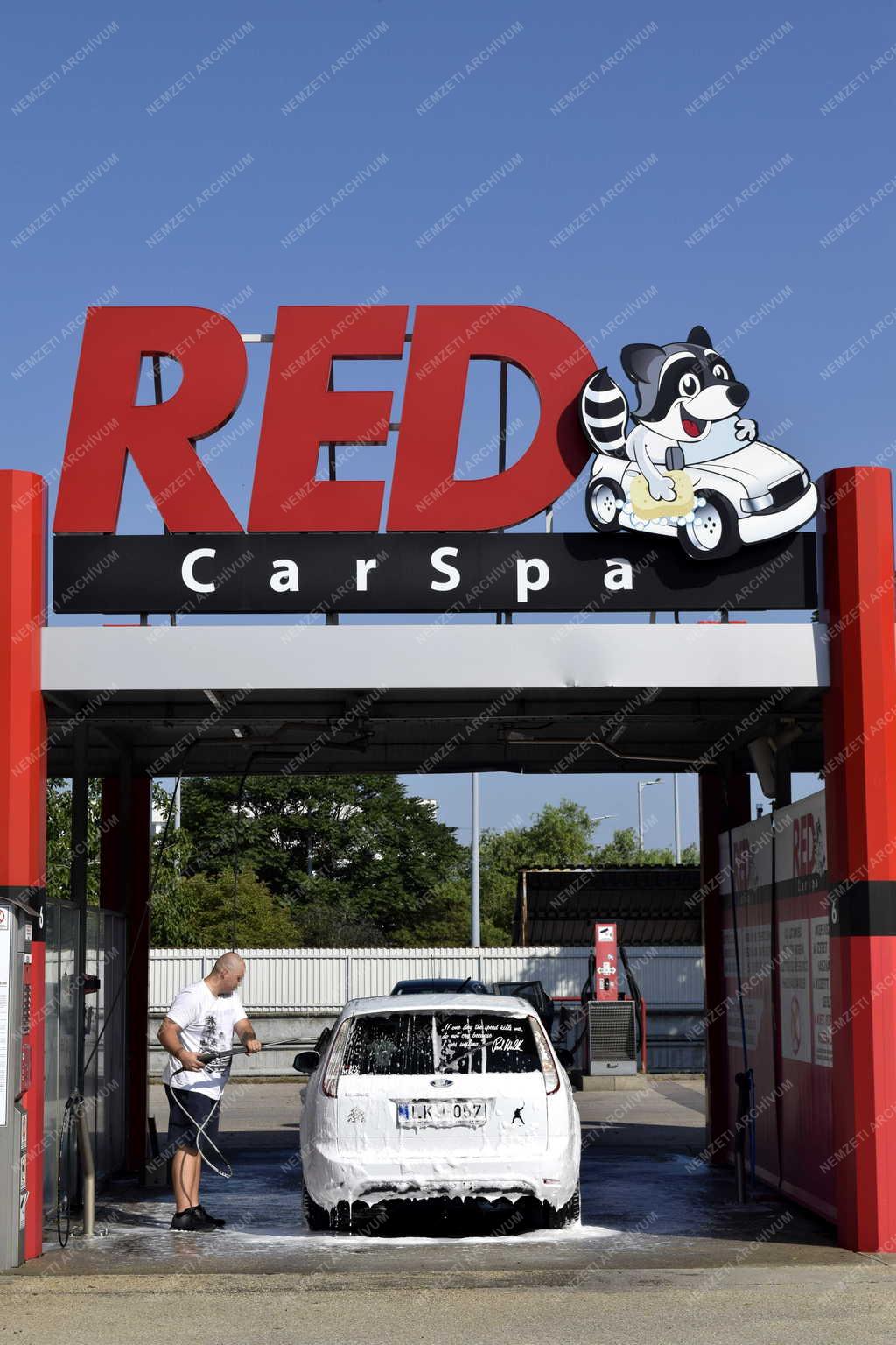 Szolgáltatás - Budapest - Red Car Spa önkiszolgáló autómosó