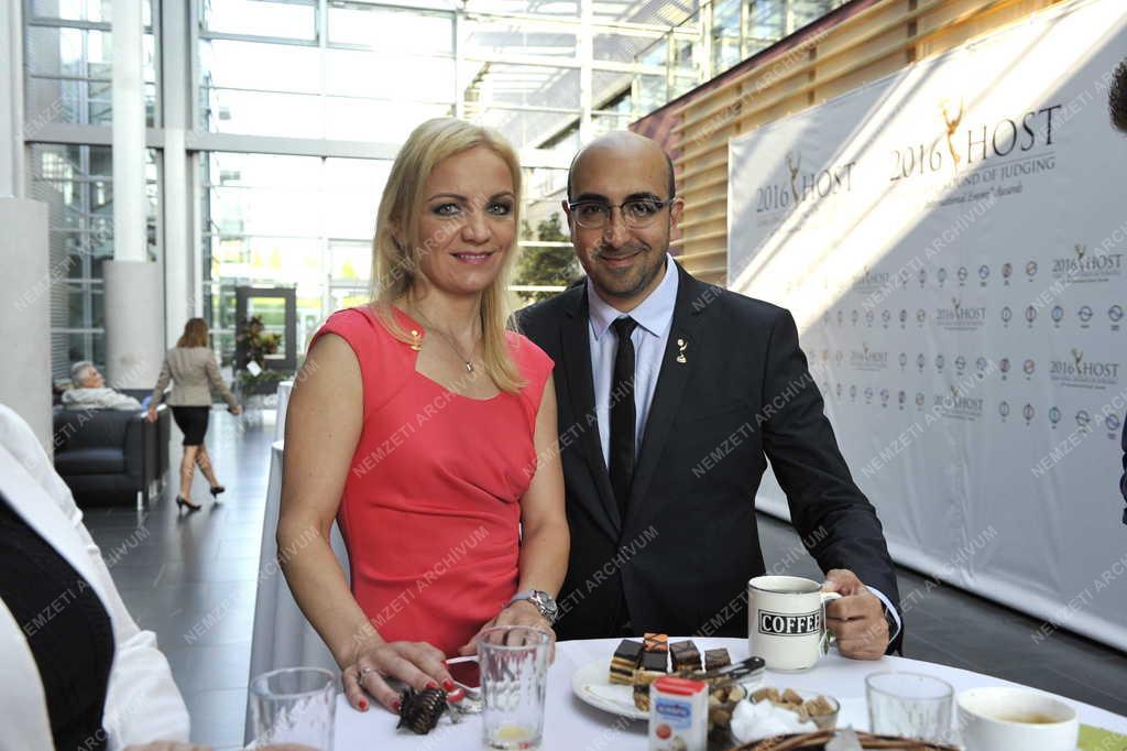 A Nemzetközi Emmy-díj elődöntő zsűrizése Budapesten