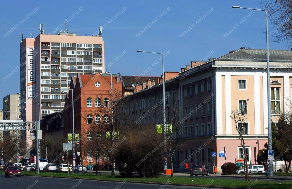 Városkép  - Budapest - Szentendrei út 