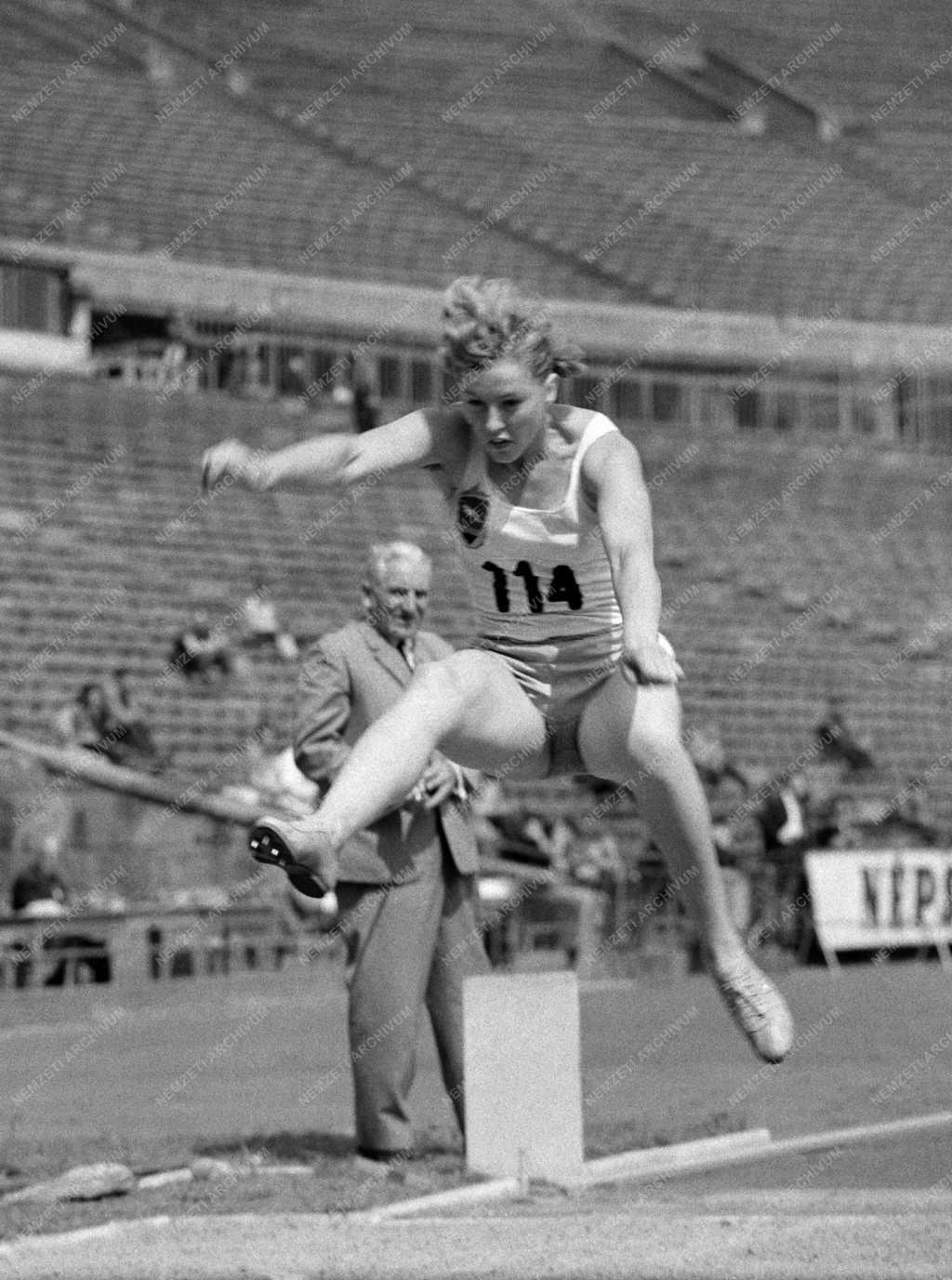 Sport - Az 1965-ös Universiade Budapesten 