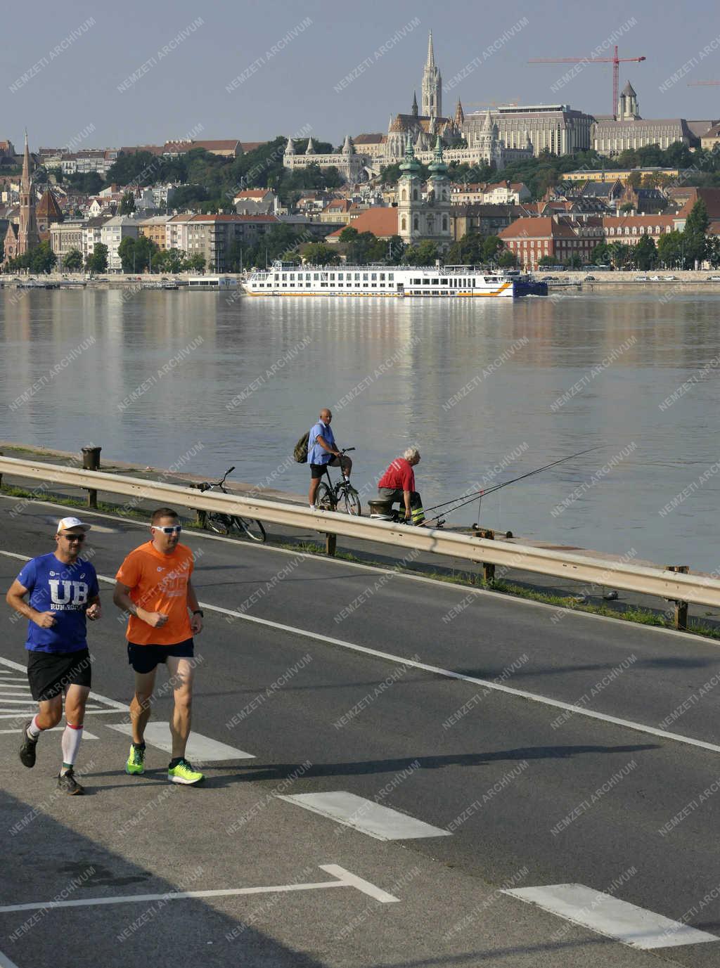  Egészségmegőrzés - Budapest - Sportolóké volt a rakpart