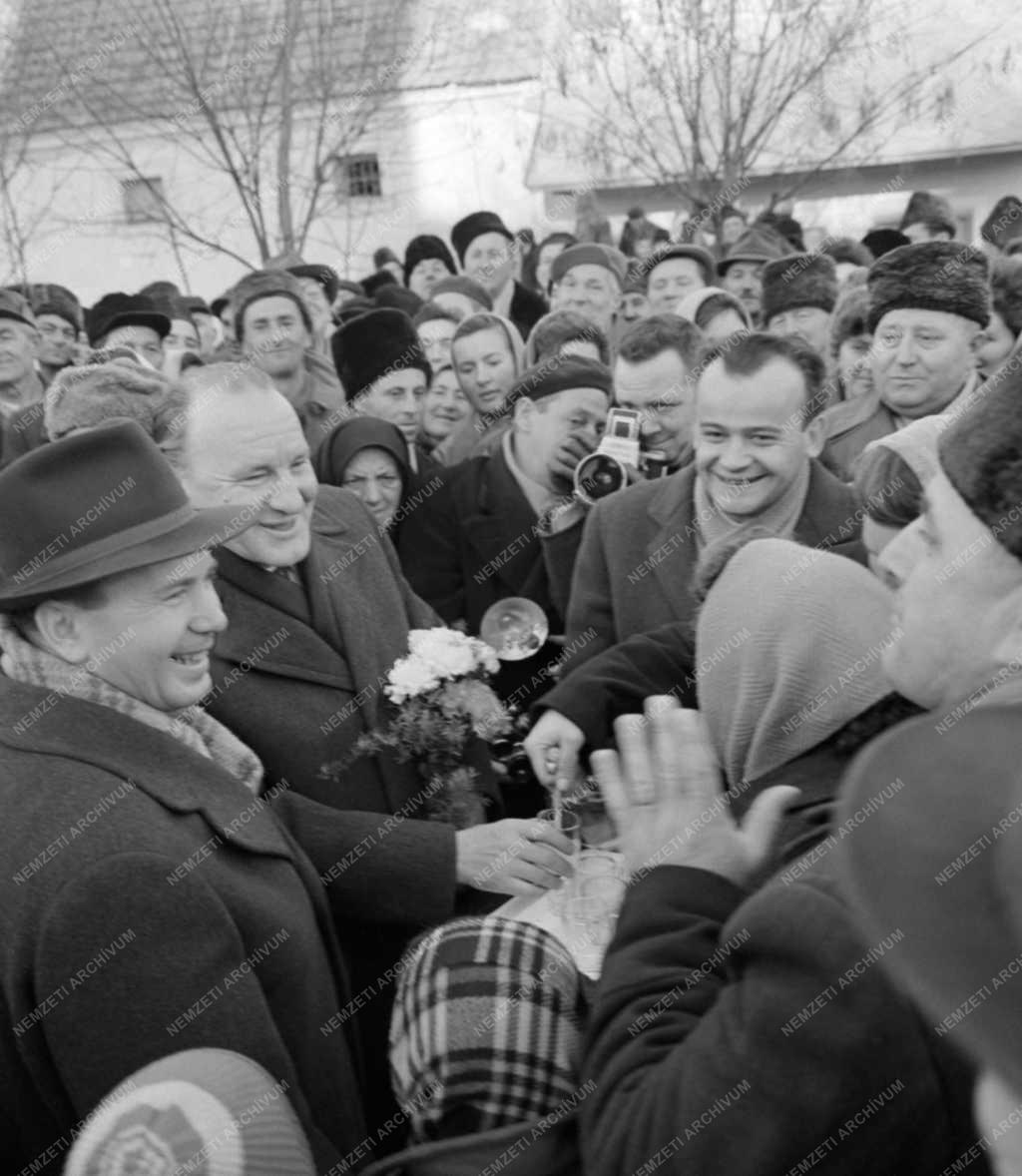 Belpolitika - Kádár János látogatása Csongrád megyében