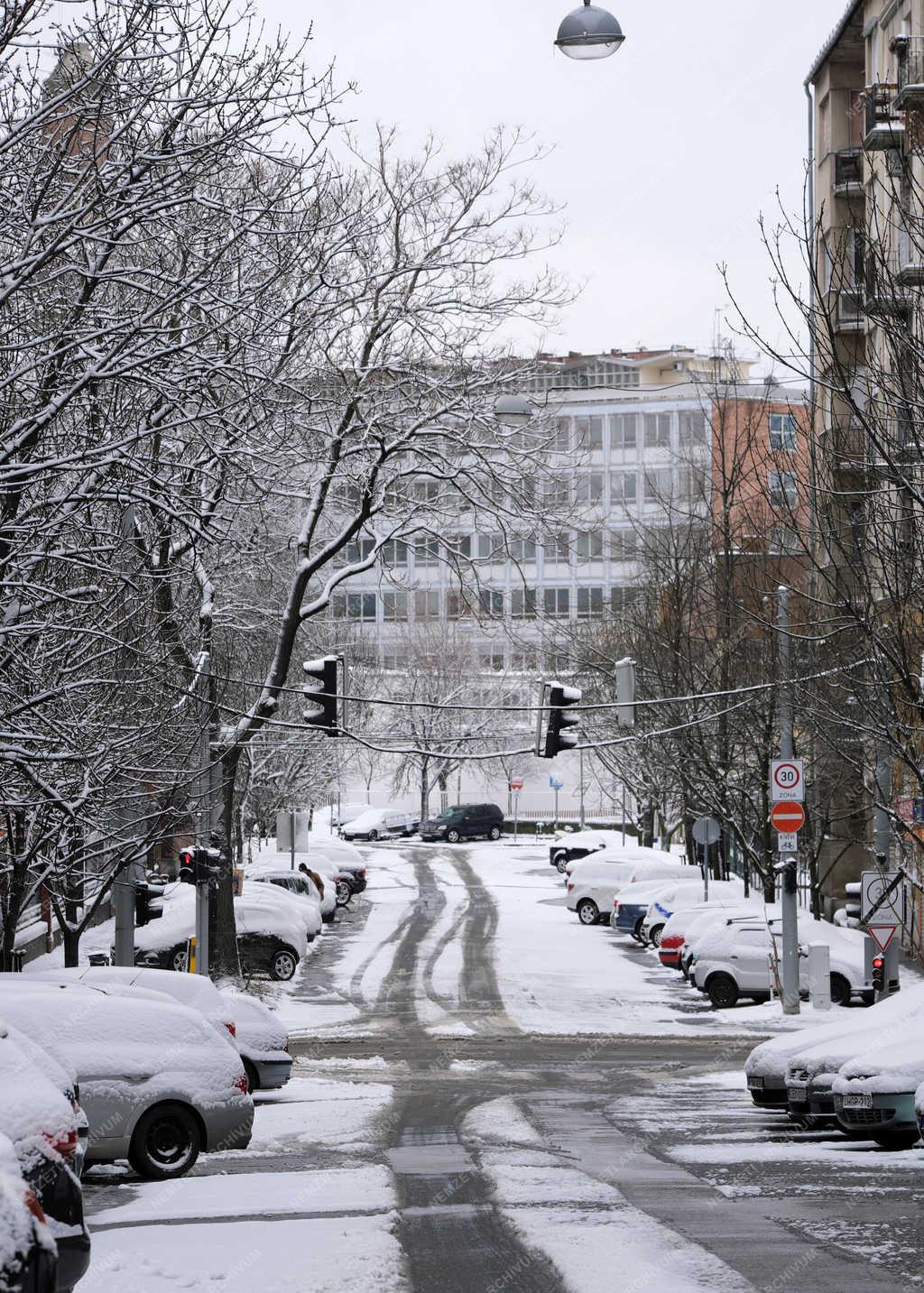 Időjárás - Budapest - Havazás márciusban 