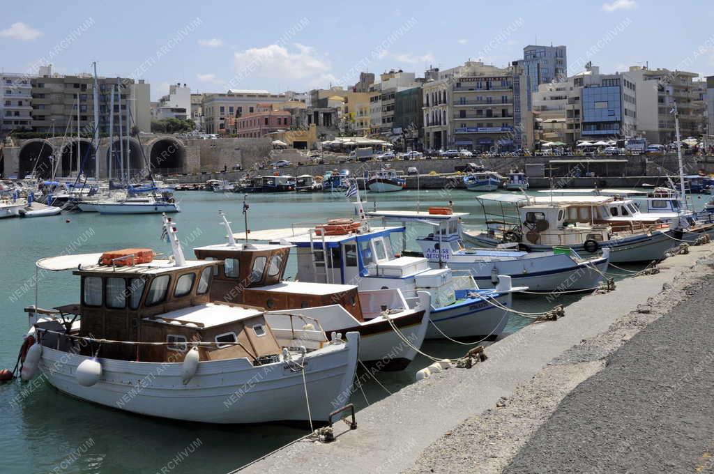 Városkép - Heraklion - A kikötő