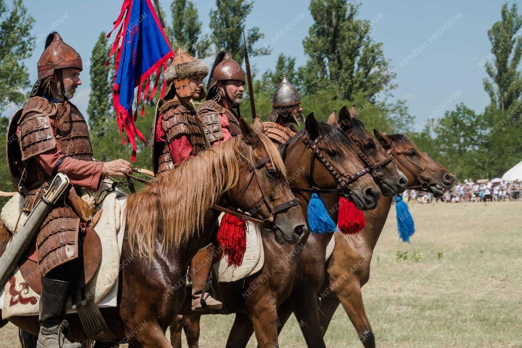 Néphagyomány - Kultúra - Ősök Napja Bugacon - Kurultaj Magyar Törzsi Gyűlés