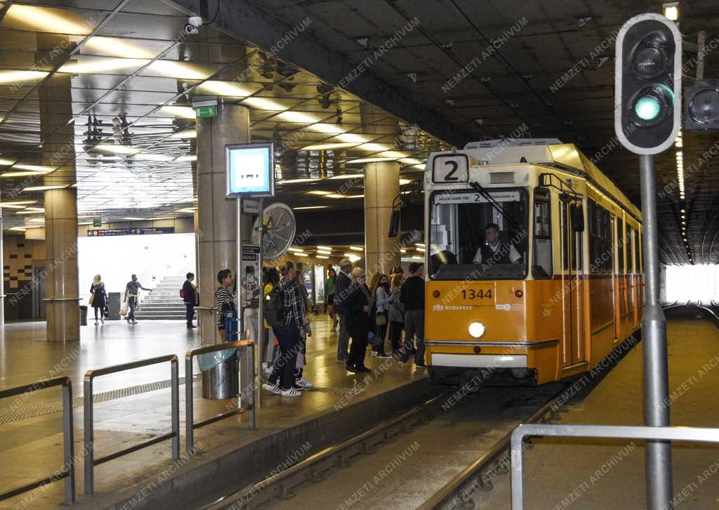 Közlekedés - Budapest - Fővám téri aluljáró