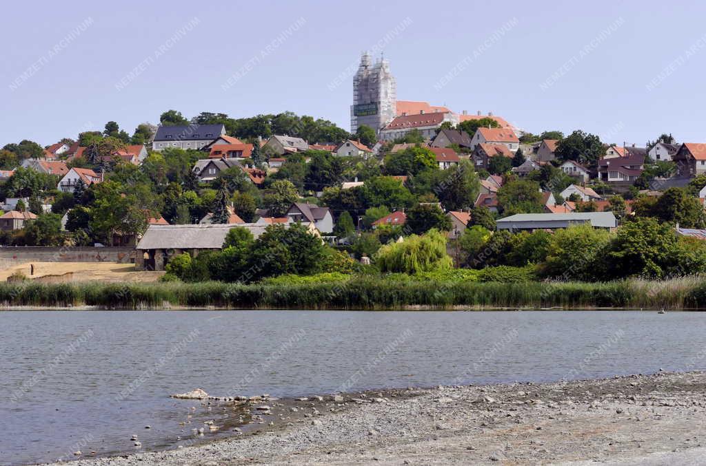 Természet - Tihany - Belső-tó csökkent vízmennyisége