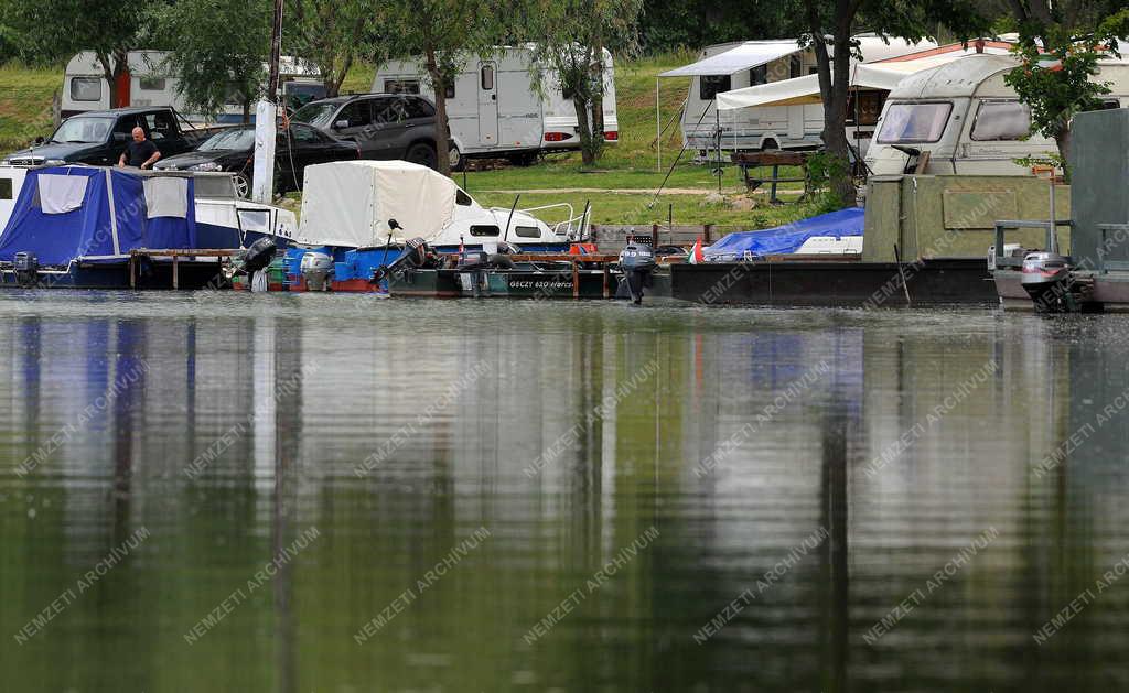 Szabadidő - Tiszafüred - Kemping a Tisza-tó partján