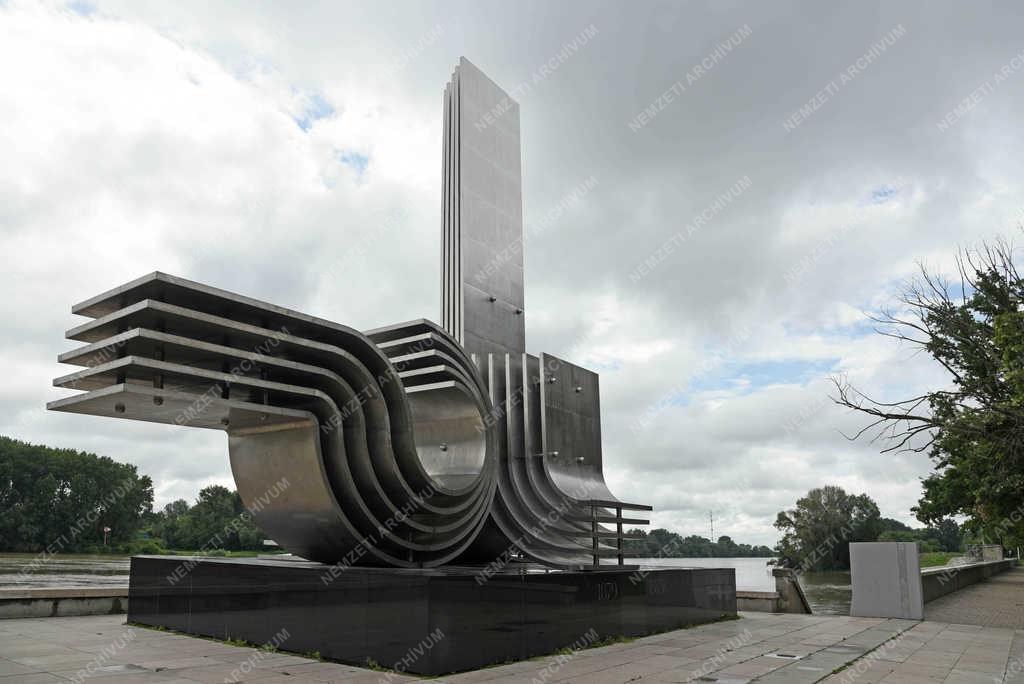 Városkép - Szeged - A szegedi nagy árvíz centenáriumi emlékműve