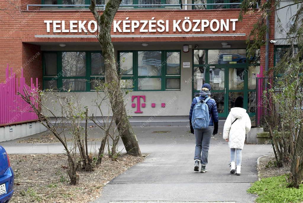 Távközlés - Oktatás - Telekom Képzési Központ