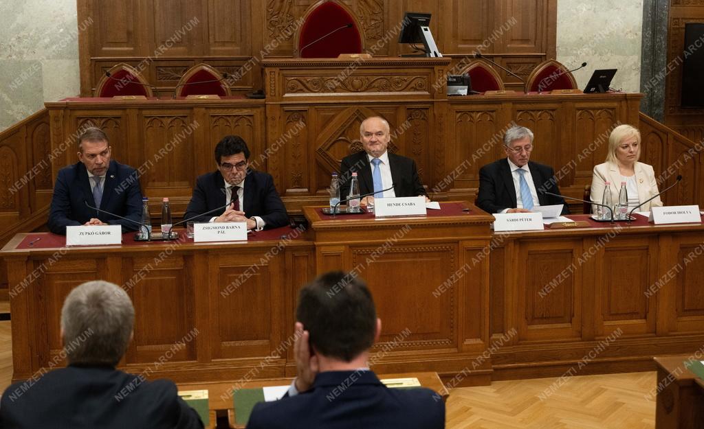 A Magyarország és a közép-európai térség az Európai Unióban, az Európai Unió a világban című pályázat díjkiosztója
