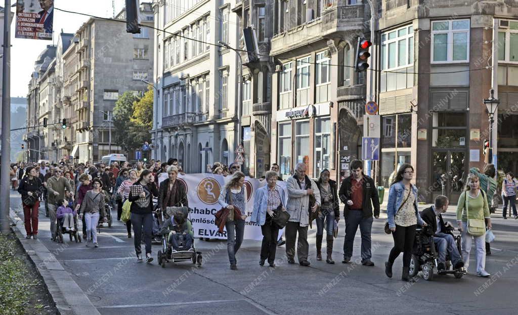 Rendezvény - Budapest - A Rehab Critical Mass felvonulása