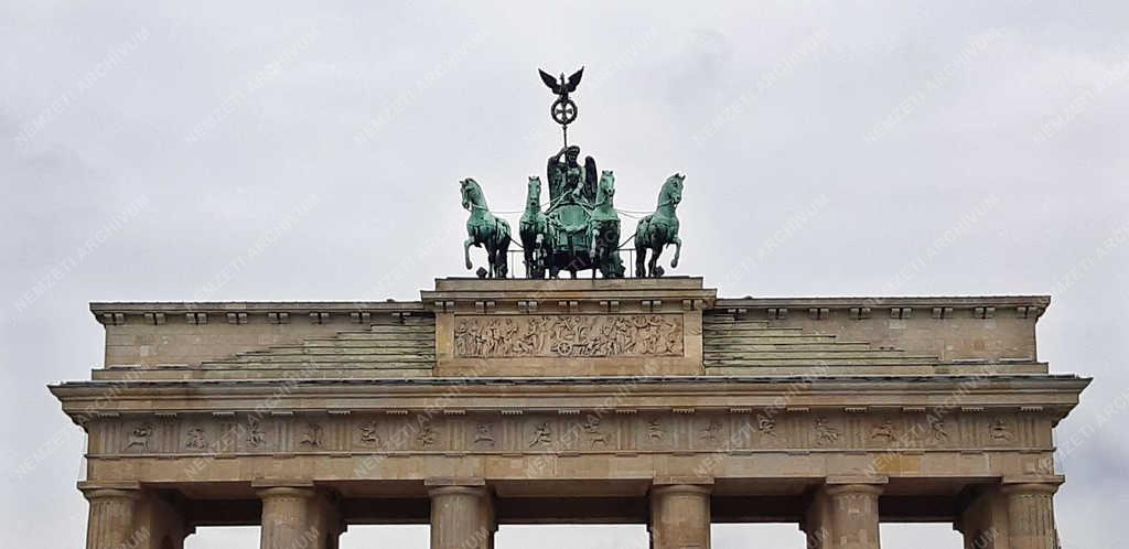 Utcakép - Berlin - A Brandenburgi kapu 