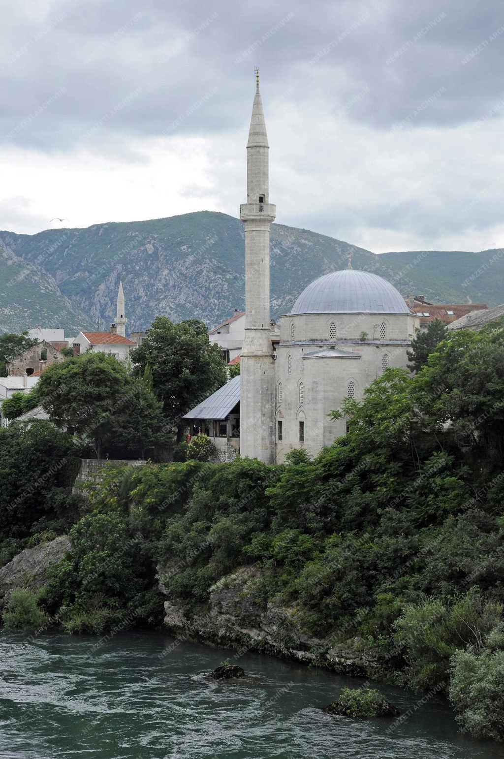 Városkép - Mehmed pasa dzsámija a minarettel - Mostar