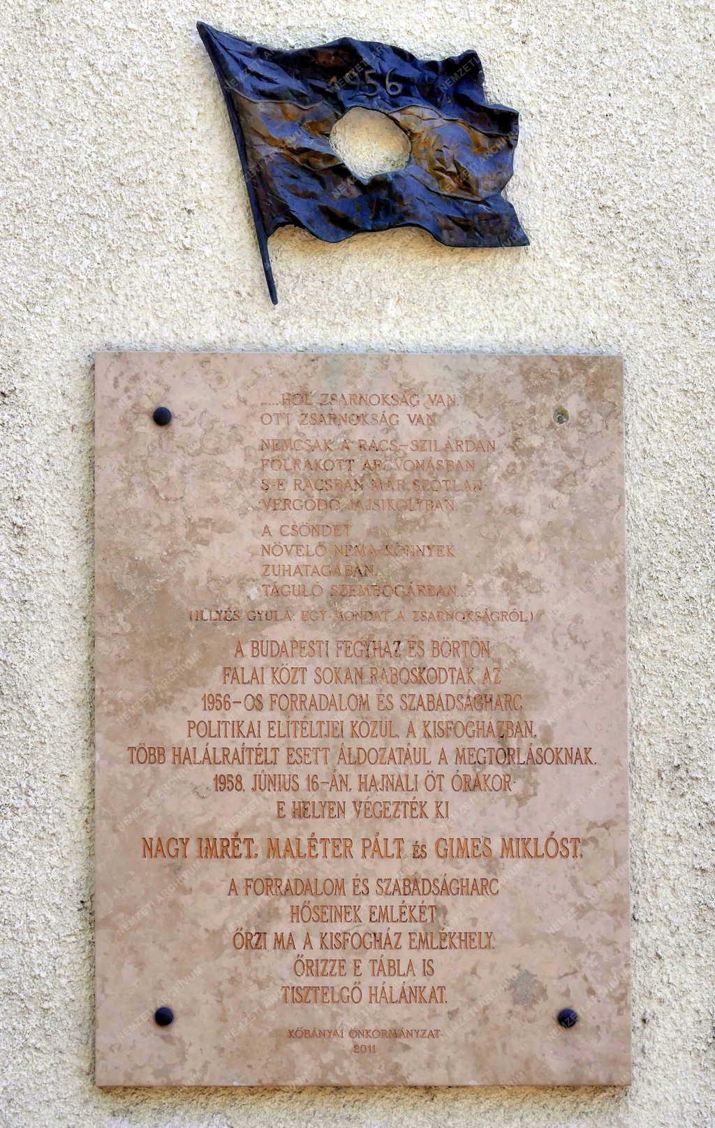Emlékezés - Budapest - Kozma utcai Kisfogház-emlékhely