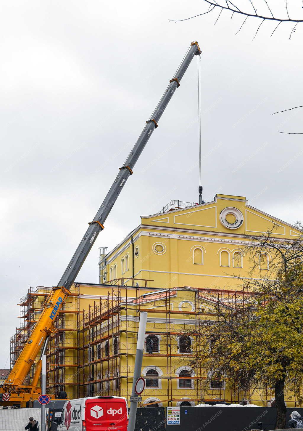 Műemlékvédelem - Felújítják a debreceni Csokonai Nemzeti Színházat