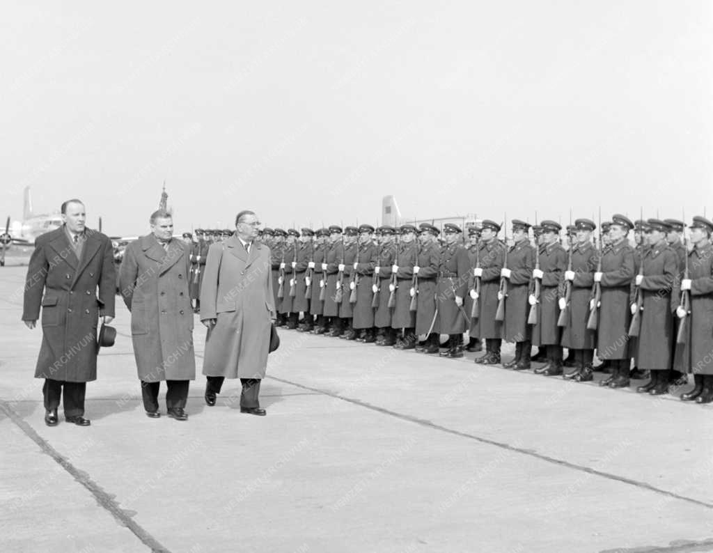 Külkapcsolat - Szovjetunióból hazaérkező politikusok fogadása