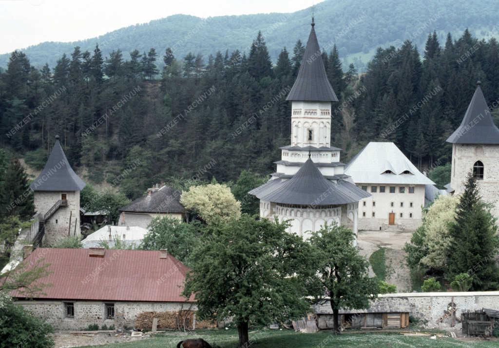 Turizmus - Észak-Moldva - Bistrita kolostor