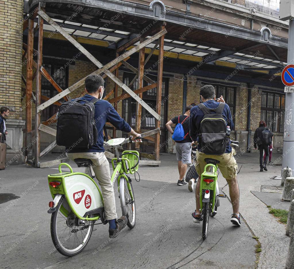 Közlekedés - Budapest - Nyugati pályaudvar tetőfelújítás