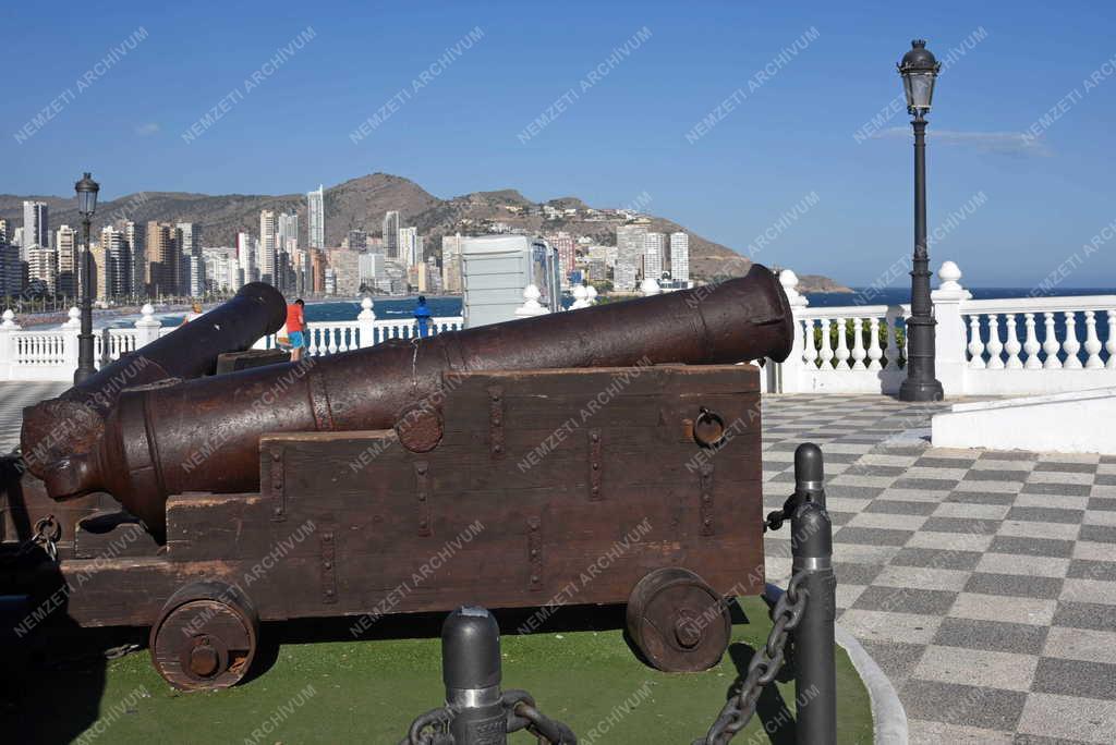 Turizmus - Benidorm - Mediterrán terasz