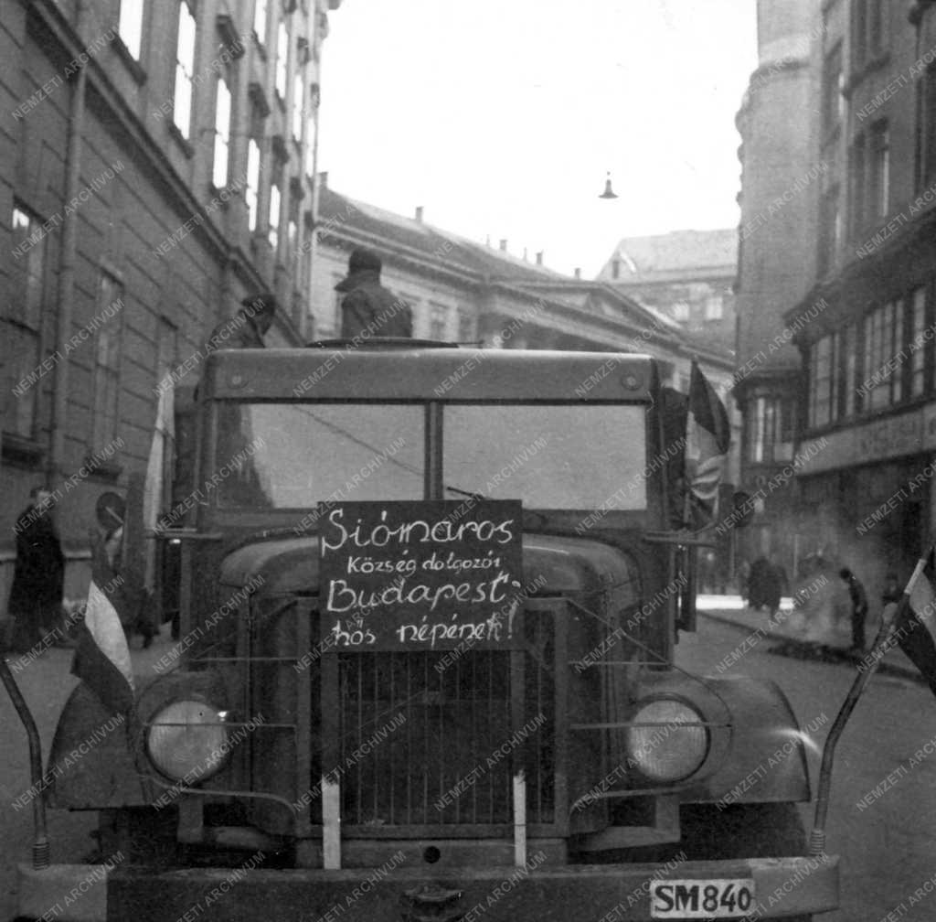 Ötvenhat emléke - Vidéki élelmiszersegély Budapestnek