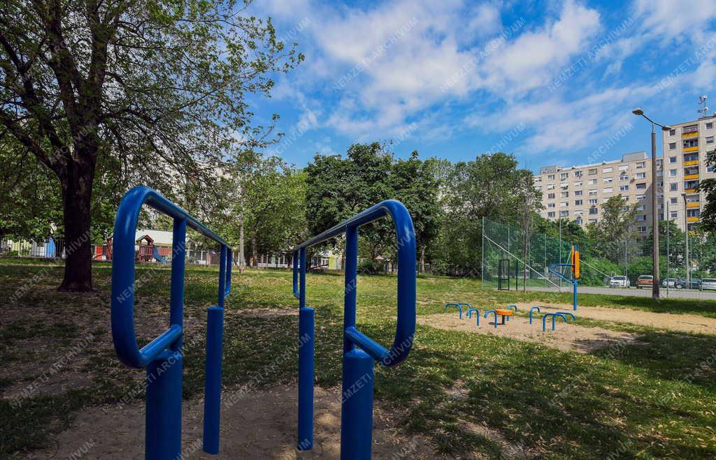 Városkép - Építészet - 50 éves a debreceni Dobozi lakótelep