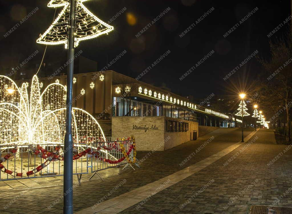 Városkép - Budapest - Kőbánya Újhegy karácsonyi díszkivilágításban