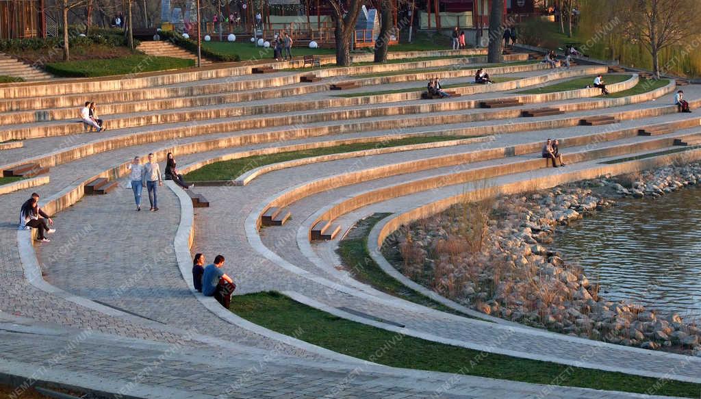 Városkép - Budapest - A Kopaszi-gáti pihenőpark alkonyatban