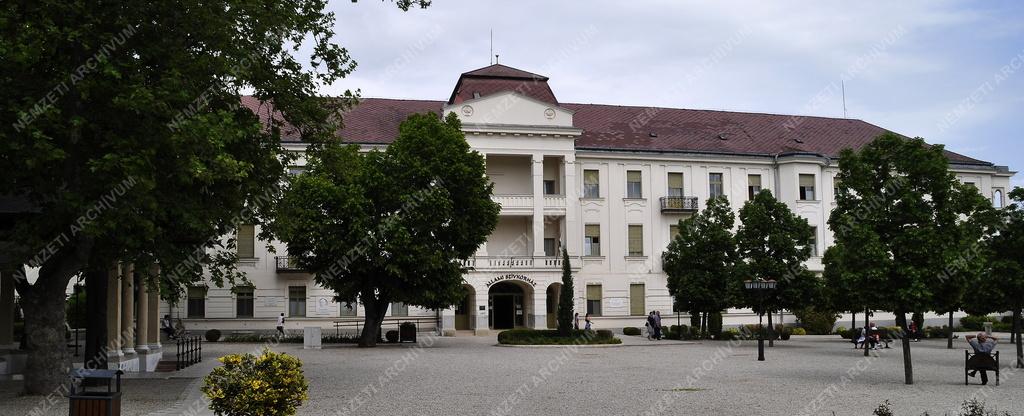 Egészségügy - Balatonfüred - Balatonfüredi Állami Szívkórház