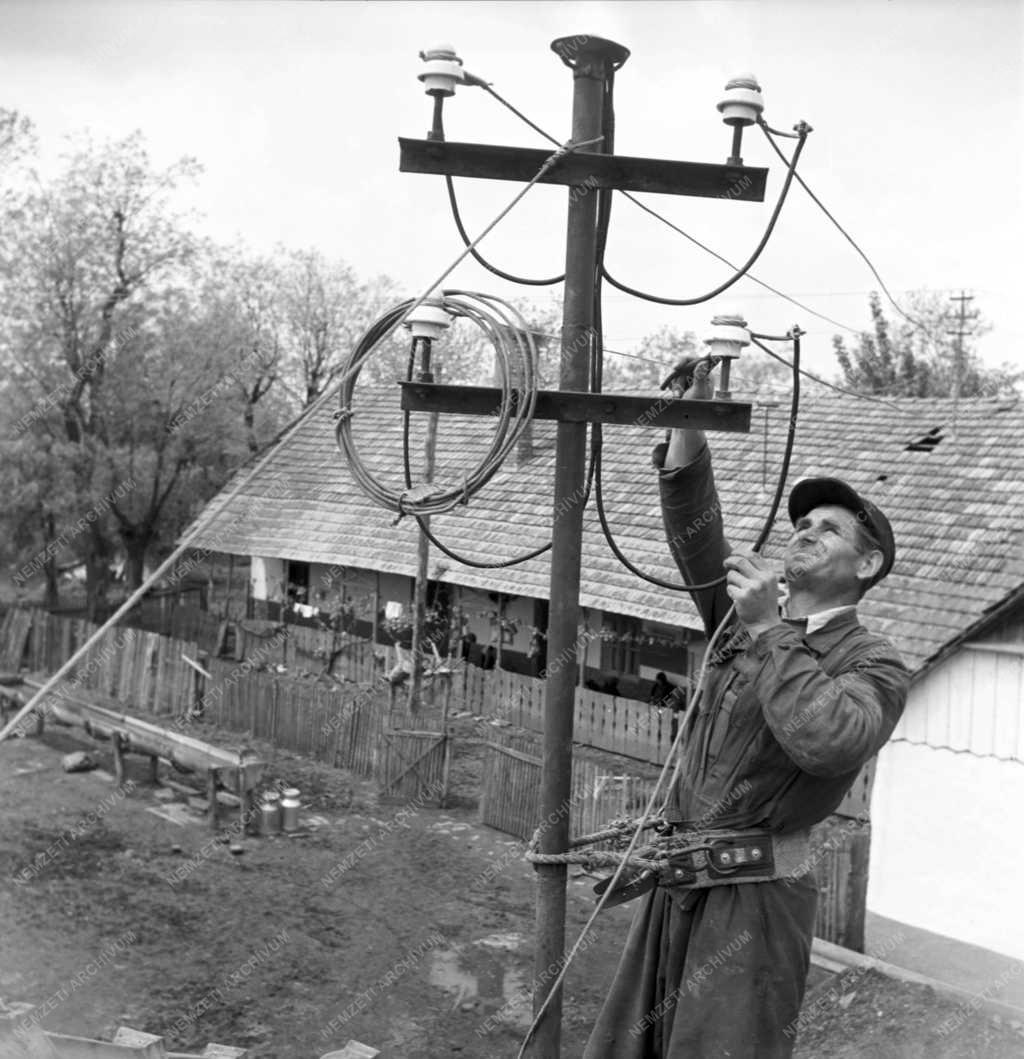 Energia - Villamosítás a szegedi Alkotmány Tsz-ben