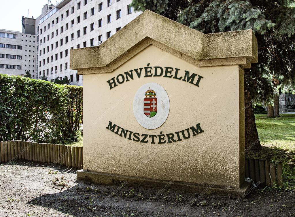 Közigazgatás - Budapest - Honvédelmi Minisztérium