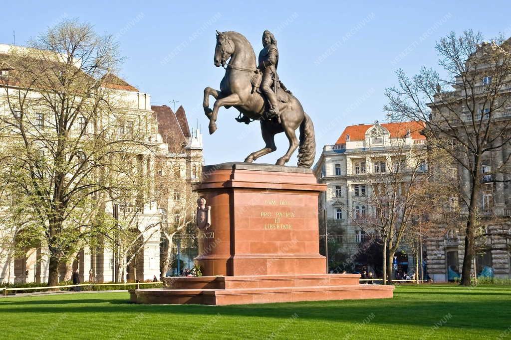 Műalkotás - Budapest -  Rákóczi Ferenc lovasszobra