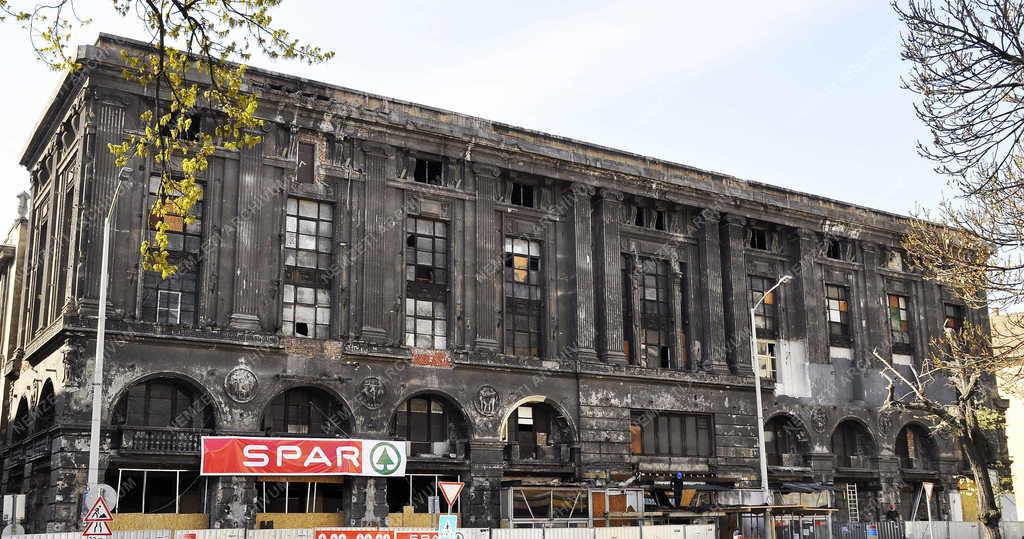 Településfejlesztés - Megújul Budapest legelső nagyáruháza, a Corvin Áruház