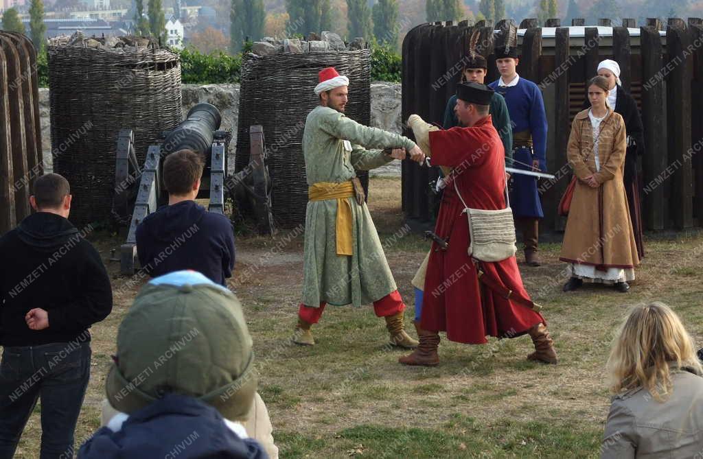 Hagyományőrzés - Harcművészeti bemutató az egri várban