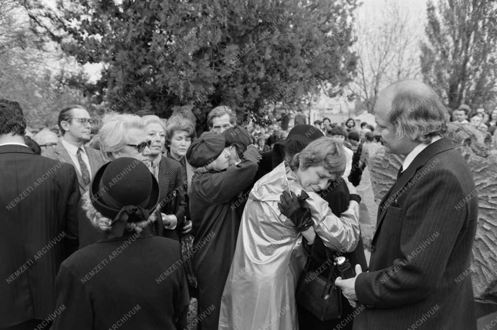 Temetés - Végső búcsú Illyés Gyulától