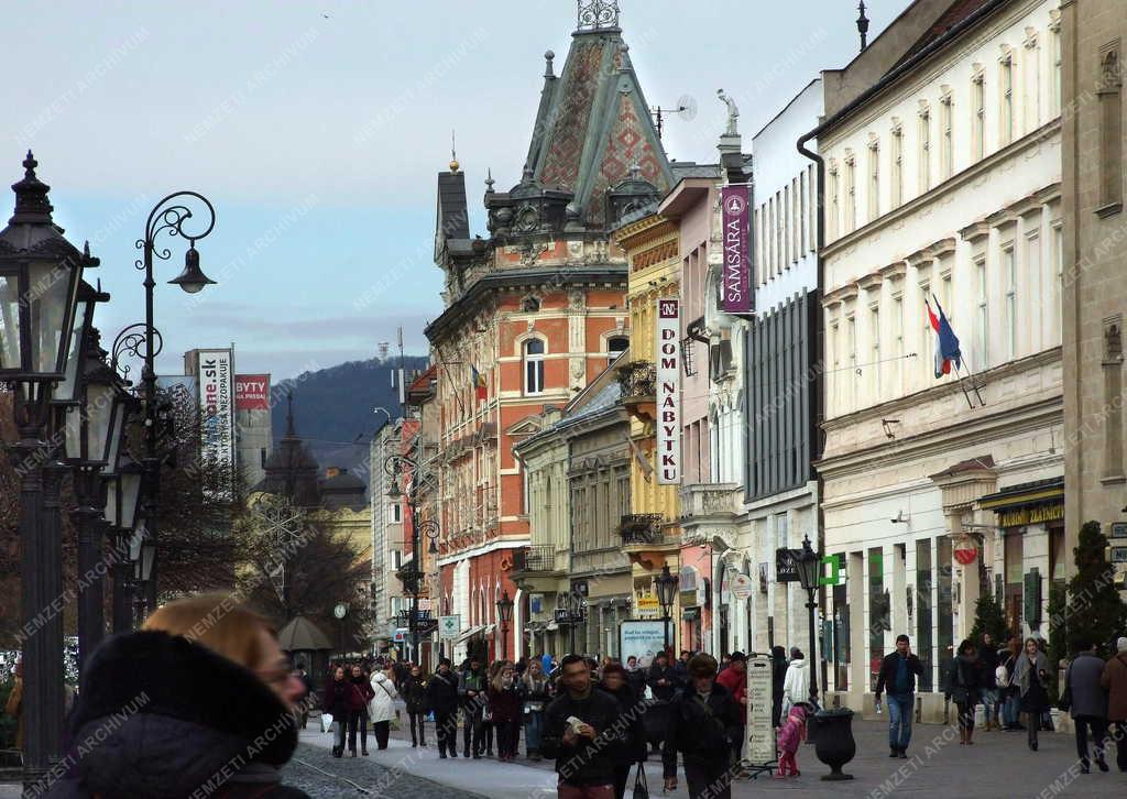 Városkép - Kassa - A főutca díszes épületei