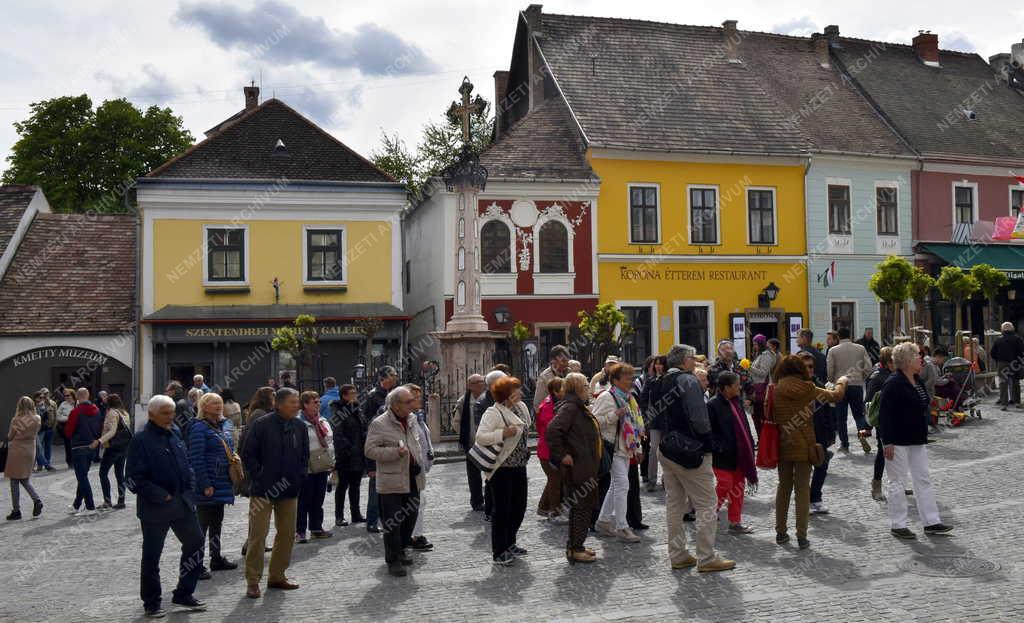 Turizmus - Szentendre - A Fő tér 