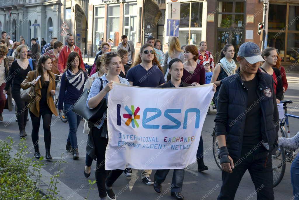 Rendezvény - Budapest - A Rehab Critical Mass felvonulása