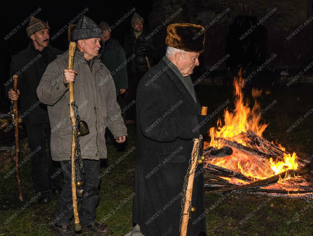 Néphagyomány -  Hajdúböszörmény - István-napi regölés Zeleméren