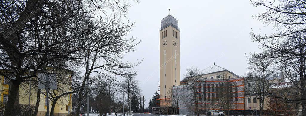 Egyházi épület - Debrecen - Felújítják az egyetemi templomot 