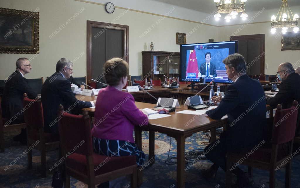 Kövér László videókonferenciája a kínai népi gyűlés elnökével